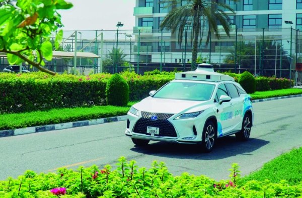 千金策略 从“技术验证”转向“场景落地”自动驾驶赛道万亿级市场开启